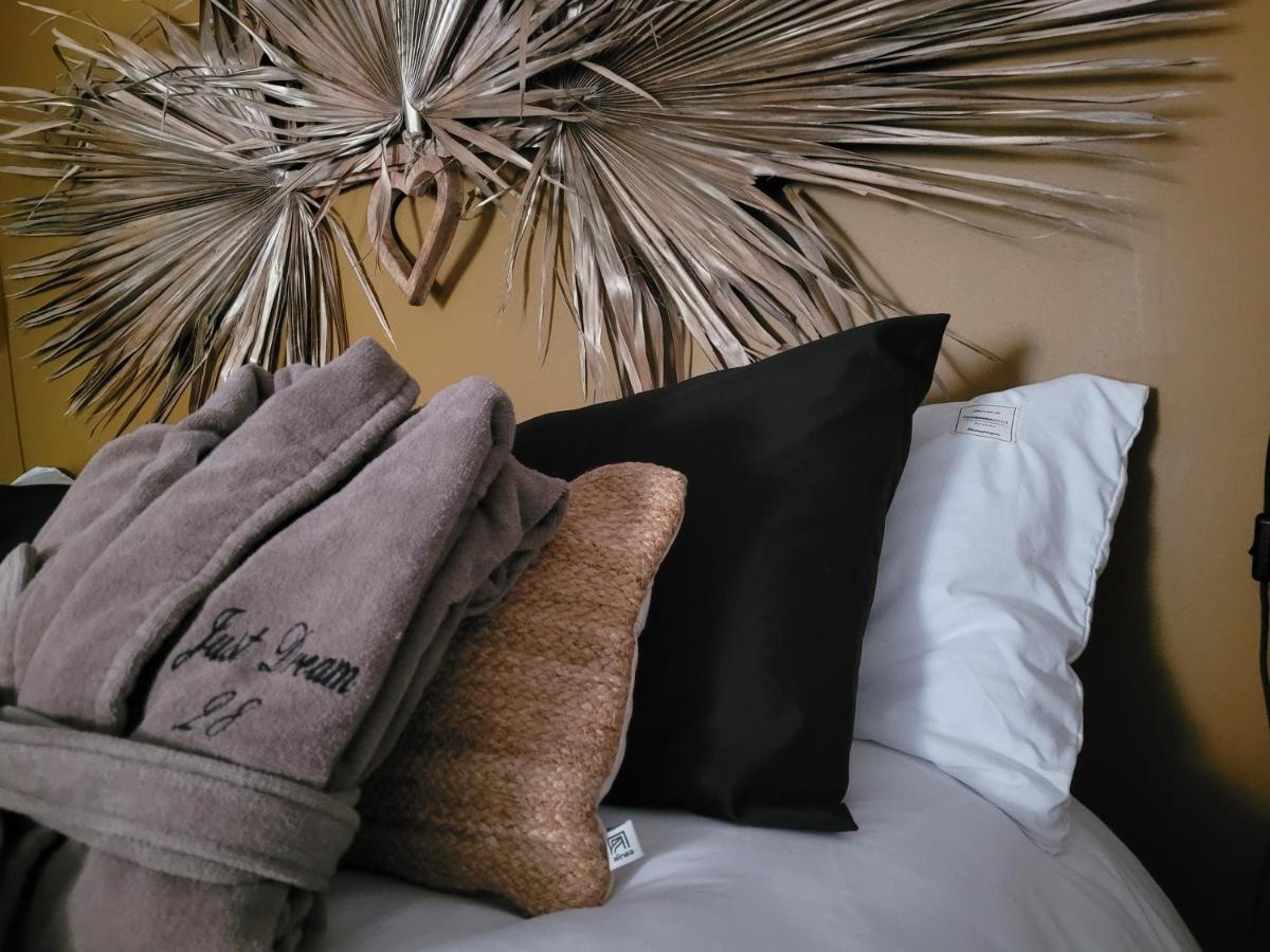 Suite & Spa Just Dream 28 Six-Fours-les-Plages Bagian luar foto